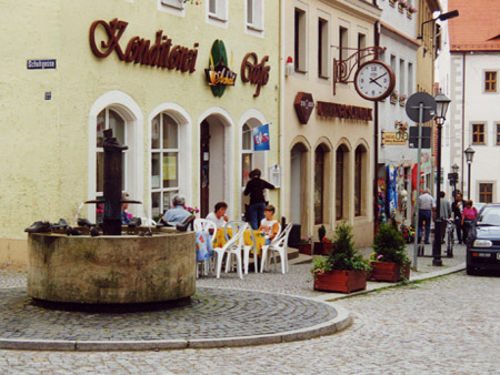 Herrengasse mit Schuhbrunnen