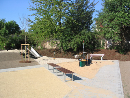 Sandspielbereich im Bau